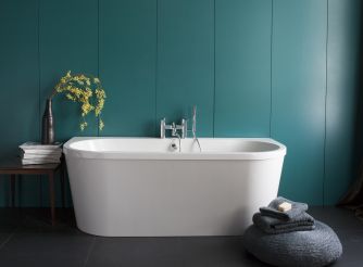 White modern freestanding bath. 